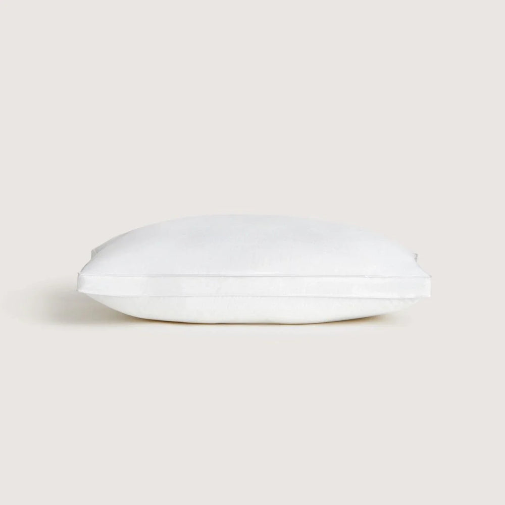 Deluxe Dream MEDIUM SUPPORT Pillow by Sheridan